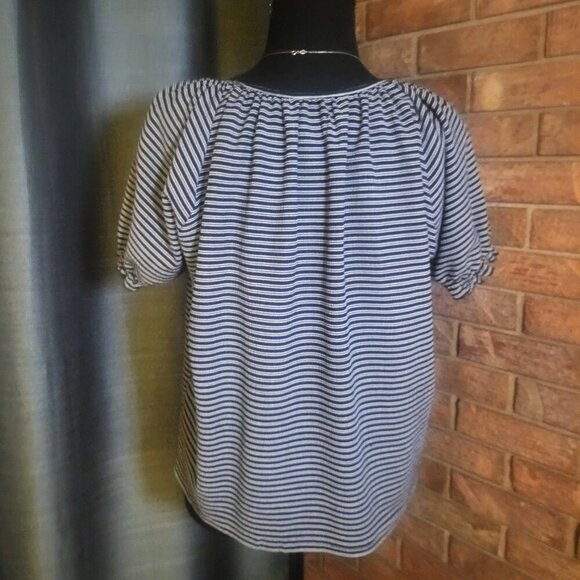 Texture & Thread Madewell - Navy Blue/White Striped Textured Top Size M - Picture 3 of 9